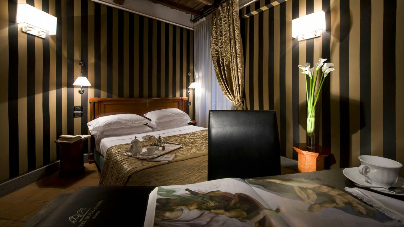hotel-ducadalba-suite-room-01